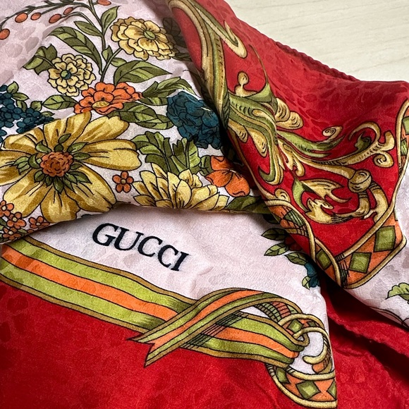 Authentic Gucci Silk Scarf for Neck, your Purse and/or Backpack - Picture 10 of 14